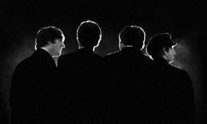 Esta fotografía de los Beatles en EE UU alcanzó un precio en subasta de 55.000 dólares. Una colección de medio centenar de imágenes, tomadas por el fotógrafo Mike Mitchell, del primer concierto de los Beatles en EE UU se expuso en la sede en Nueva York de la casa de subastas Christie's. Por motivos financieros, Mitchell decidió subastar unas fotografías que realizó en 1964, cuando tenía tan solo tenía 18 años de edad. Por esta. Foto: Mike Mitchell / Christie's / Efe