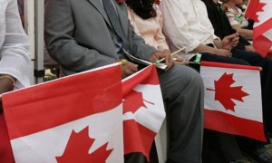 Casi 9 de cada 10 canadienses encuestados, y el 91% de los propios inmigrantes, indican que la ley de Canadá tiene prioridad sobre cualquier creencia religiosa