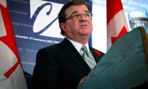 El ministro de Finanzas, Jim Flaherty, en la Cámara de Comercio de Calgary