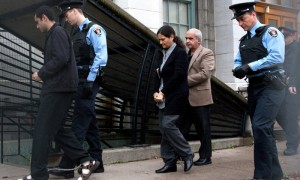 Los tres acusados, Hamed Shafia (izquierda), Tooba Mohammad Yahya y Mohammad Shafia, a su llegada la Corte de Kingston, el pasado 21 de octubre. Foto: Lars Hagberg / CP