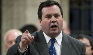 El ministro de Inmigración, Jason Kenney