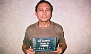 El exgeneral Noriega, tras su arresto en Estados Unidos, en 1989