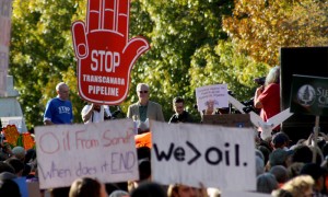 Protesta en Washington contra el oleoducto de TransCanada, el pasado 6 de noviembre. Foto: tarsandsaction / Flickr