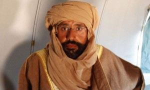 Saif al Islam, uno de los hijos de Muammar al Gadafi, tras haber sido capturado por las autoridades libias