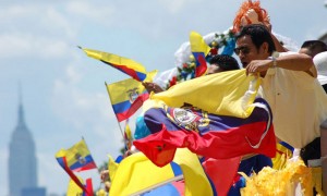 Inmigrantes ecuatorianos participan en el desfile del Día de la Independencia de su país en Nueva York, en una imagen de archivo