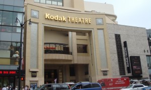 El icónico teatro Kodak, situado en la esquina más visitada del bulevar de Hollywood, en pleno Paseo de las Estrellas