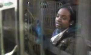 La imagen de la posible testigo del asesinato de Anthony Spencer, hecha pública por la Policía de Toronto