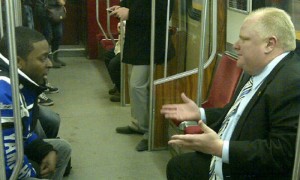 El alcade de Toronto, Rob Ford, en el metro, tras el debate municipal del miércoles. Foto: Isaac Ransom / Ayuntamiento de Toronto