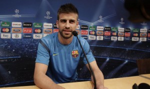 BARCELONA.- El jugador del FCBarcelona Gerard Piqué ha negado este lunes tener ningún problema con el técnico azulgrana, Josep Guardiola, en la rueda de prensa ofrecida en la víspera del partido de vuelta de semifinales de la liga de campeones que se disputará en el Camp Nou contra el Chelsea.