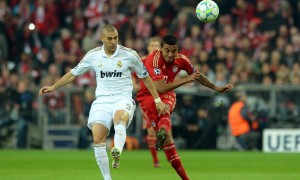 MÚNICH (ALEMANIA).- El portero del Real Madrid, Iker Casillas, observa el balón en su red después de un gol de Franck Ribery del Bayern Múnich este martes 17 de abril, en un partido de la Liga de Campeones en Múnich