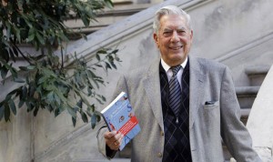 MADRID.- El escritor Mario Vargas Llosa considera que "es muy peligrosa" la devaluación que padece la política hoy día, y cree que el que se asocie con "la desvergüenza, la pillería y la mediocridad" es "un suicidio lento para la democracia", ha dicho. El Premio Nobel se encuentra en Madrid para presentar su nuevo libro, "La civilización del espectáculo".