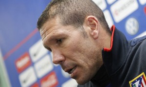 MAJADAHONDA (MADRID).- El entrenador del Atlético de Madrid, el argentino DiegoSimeone, durante la rueda de prensa que ha ofrecido este martes en las instalaciones del Cerro del Espino, en la víspera del partido de liga que les enfrenta mañana a la Real Sociedad.
