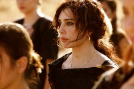 Nadine Labaki en WHERE DO WE GO NOW?