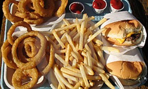 La provincia de Ontario ha prohibido la comida basura en las escuelas.