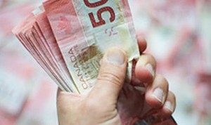 El ministro de Industria, Christian Paradis, dijo a través de un comunicado que el incremento del umbral establecido en la Ley de Inversiones de Canadá es necesario para incentivar la llegada de inversiones extranjeras .