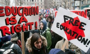 Estudiantes quieren regresar a clases, pero si el Gobierno sede en alguna de sus peticiones, la Ministra de Educación dice que mantendrá el aumento en las matriculas, mientras ellos piden que sea gratis.