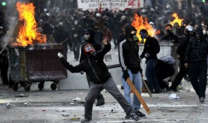 Para el Gobierno se debe aumentar la pena de 5 a 10 años contra las personas que ocasionan disturbios en las marchas de protesta y que van detrás de una máscara.