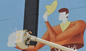 CIUDAD DE MÉXICO (MÉXICO).- El artista ucraniano Interesni Kazki trabaja en su obra sobre un edificio en el marco del Festival Urbano México, que desde el 30 de abril al 5 de mayo se realiza en Ciudad de México. Algunos de los edificios más emblemáticos de la capital mexicana, un país con una gran tradición muralista, son el lienzo sobre el que plasman estos días sus llamativas y originales obras artistas locales, estadounidenses y europeos.