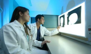 Exámenes especializados que requieren los médicos para los tratamientos serán los más afectados por los recortes.
