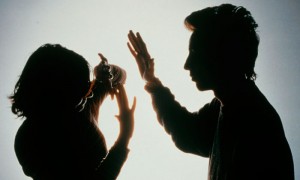 Durante 15 años una profesora de Nueva Escocia aguantó las golpizas de su esposo, pero un día se cansó y decidió matarlo y para ello contrato un sicario, que resultó ser un policía encubierto.