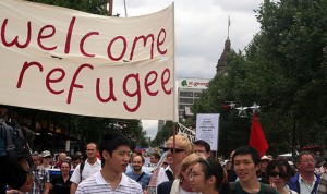 El Gobierno debería dar una mejor bienvenida a los refugiados dicen los críticos de las nuevas normas en Canadá que empezarán a regir a finales de este mes.