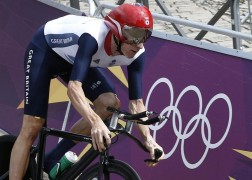 LONDRES (REINO UNIDO).- El ciclista británico Bradley Wiggins en la prueba contrarreloj de los Juegos Olímpicos de Londres 2012, este miércoles 1 de agosto en las calles de la capital británica, en la que consiguió la medalla de oro.