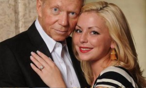 Maygan Sensenberger, de 23 años, junto a su marido, Vara Zimmer, de 69 años.