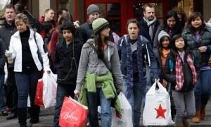 Los canadienses gastan alrededor de $ 310 al mes en productos que no necesitan y cuando no planean ir de compras.