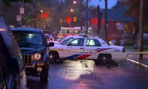 Policía de Toronto investiga caso de la mujer apuñalada en Carlton y Jarvis. Foto Cortesía CityNews.