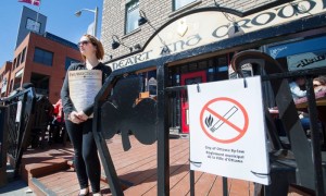El Consejo Salud de Toronto estudia la ampliación de la ordenanza de prohibición de fumar en la ciudad.
