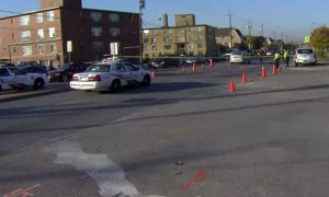 La Policía de Toronto controló la intersección después de que una mujer fue atropellada por un automóvil, cerca de Keele y Sheppard. Foto Cortesía CityNews