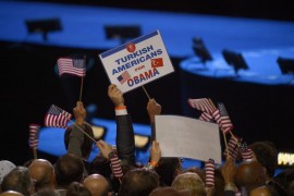 CHICAGO, ILLINOIS (EE.UU.).- Seguidores del presidente de Estados Unidos, Barack Obama, celebran la reelección del mandatario durante el evento de la noche de elección del presidente Obama en el McCormick Place de Chicago, Illinois (EE.UU.) este martes 6 de noviembre de 2012.