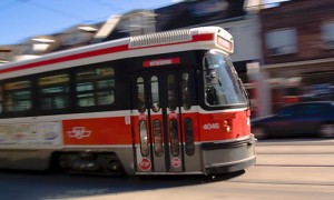 La usuaria del TTC se negó a pagar por el servicio y atacó al conductor antes de huir.