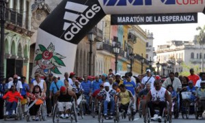 La principal arrancada tuvo lugar en el Paseo del Prado, de La Habana, desde donde miles de hombres, mujeres, niños e impedidos físicos iniciaron el maratón no competitivo por un circuito de tres kilómetros por el centro de la ciudad.
