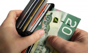 Los ejecutivos más ricos ganan en tres días lo que el promedio en todo un año