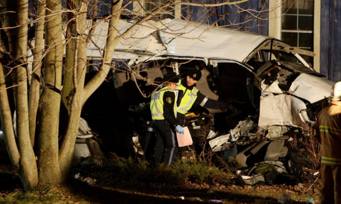accidente peruanos Ontario, furgoneta