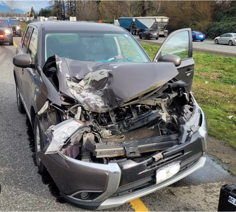 Jedna osoba zginęła po tym, jak koło ciężarówki oderwało się na autostradzie QEW