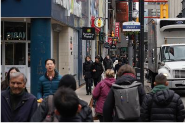 Kanada odnotowuje rekordowy spadek liczby ludności, spowodowany spadkiem liczby tymczasowych rezydentów