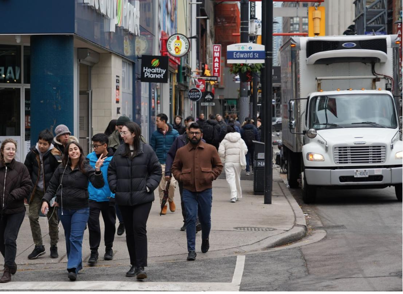 Sondaż – jedna trzecia Kanadyjczyków patrzy w przyszłość z optymizmem.